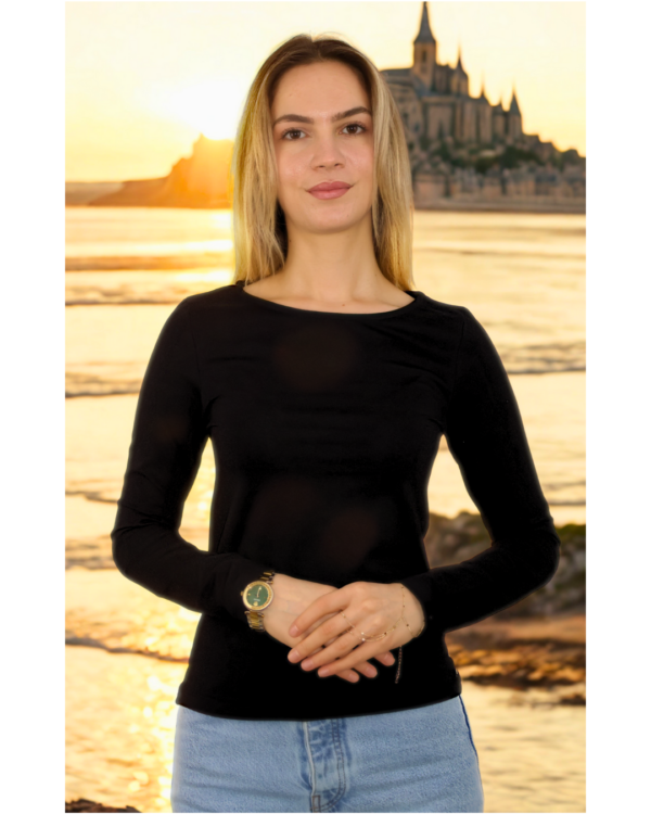 Rahat ve Şık Kayık Yakalı Siyah T-shirt - Görsel 2