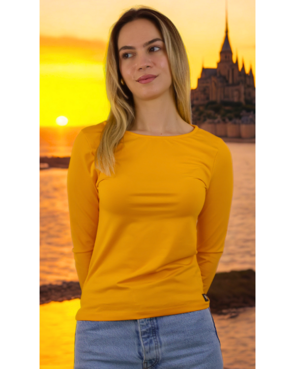 Rahat ve Şık Kayık Yakalı Turuncu T-shirt